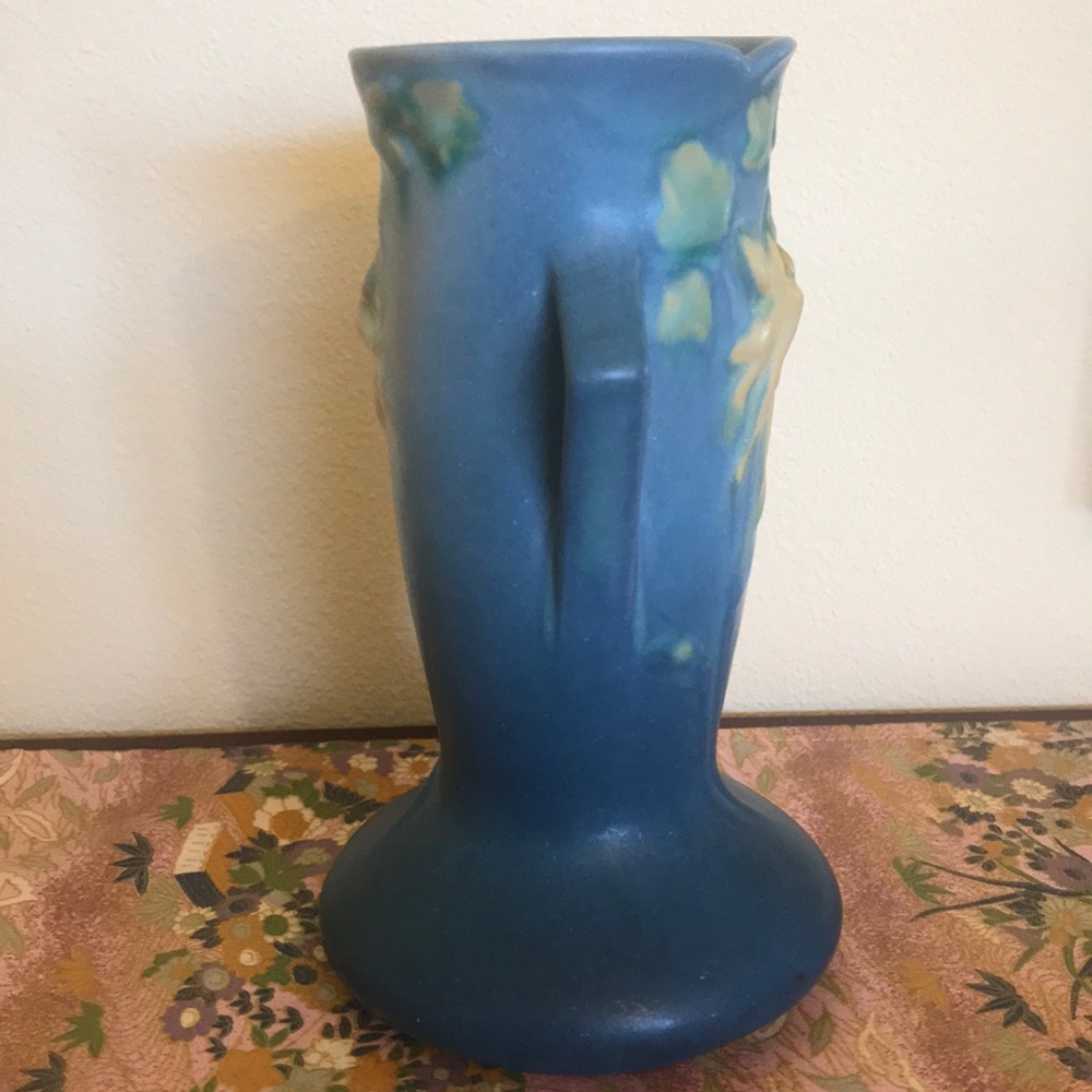 Vintage Roseville Columbine Vase, 13-6 - Picture 9 of 12